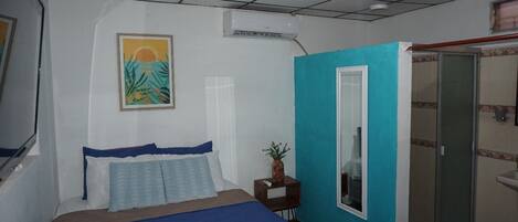 1 chambre, fer et planche à repasser, Wi-Fi gratuit, draps fournis