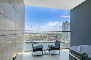 المنطقة المحيطة بالمنشأة