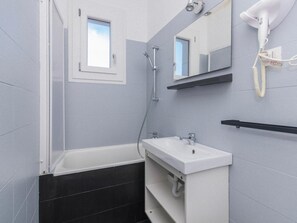 Shower, bidet