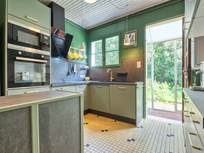 Geladeira, micro-ondas, fogão, lava-louças