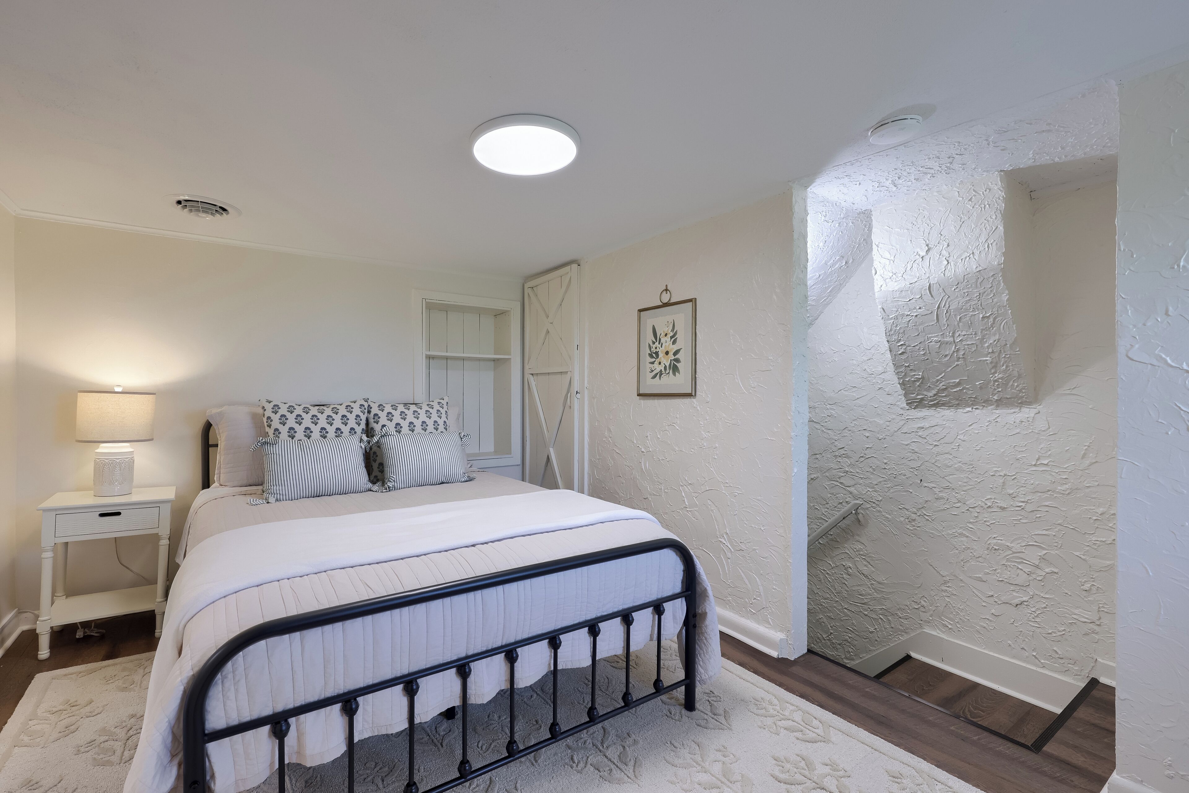 3 bedrooms, iron/ironing board, free WiFi, bed sheets