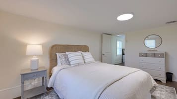 3 slaapkamers, een strijkplank/strijkijzer, gratis wifi, beddengoed