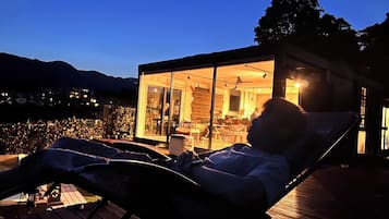 Habitación básica, vista al mar | Terraza o patio