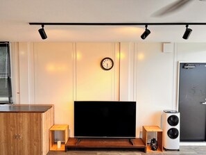 Living area - The boox (Yugawara)