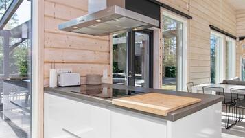 Geladeira, micro-ondas, lava-louças