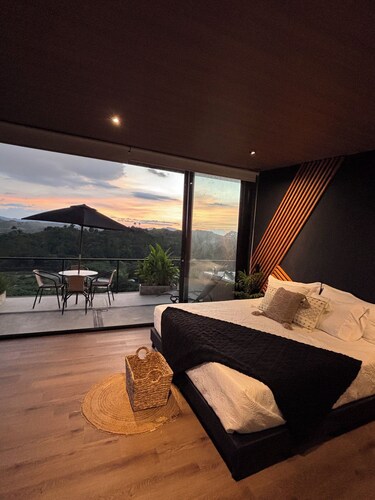 Country house with view of the mountains and river