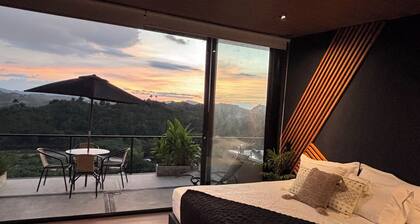 Country house with view of the mountains and river