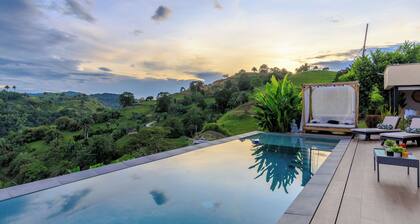 Country house with view of the mountains and river