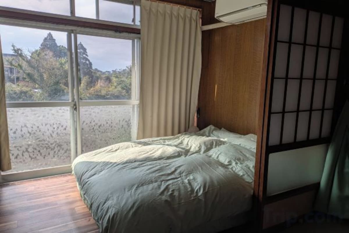 Connecting Room