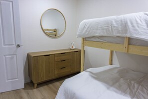 Strykejern/-brett, wi-fi (inkludert) og sengetøy