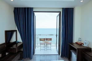 Quarto casal luxo, sacada, vista para o mar | 1 quarto, cofres nos quartos, Wi-Fi de cortesia