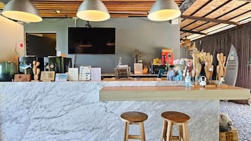 酒吧(店内)