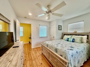 3 bedrooms, desk, free WiFi, bed sheets