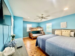 3 bedrooms, desk, free WiFi, bed sheets