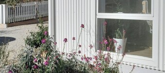 The Little Studio. Cozy and stylish! Trentham weekend couple accommodation.