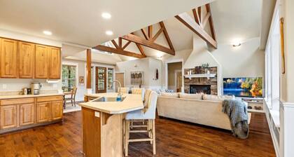 Lakeside Escape Waterfront w/ Hot Tub + MTN Views!