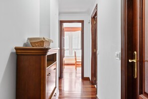 Interior - Apartment 'Arnao' with Wi-Fi (Ribadeo)