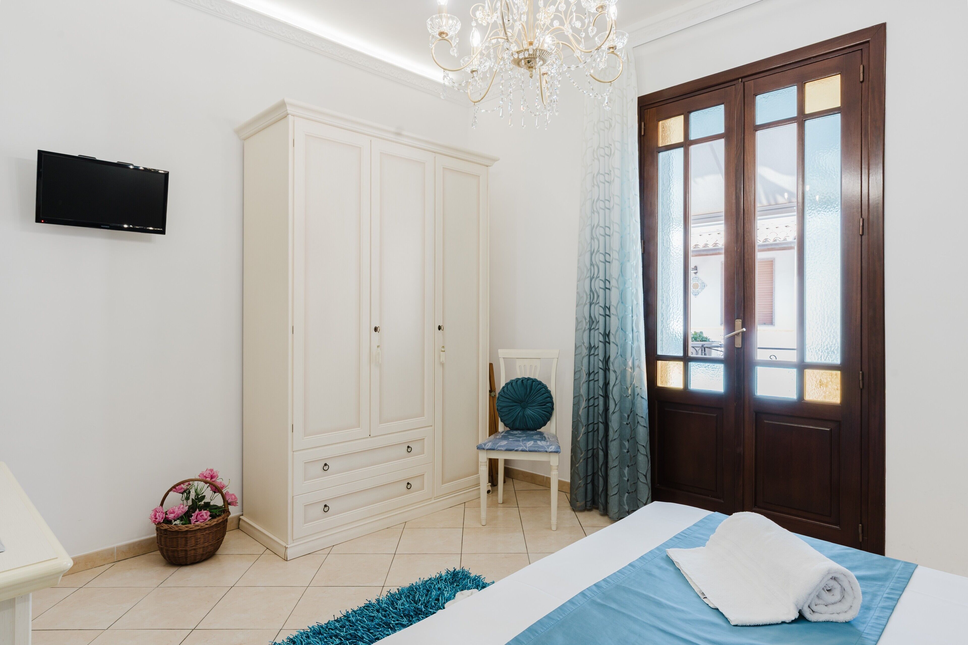 1 camera, Wi-Fi gratuito, lenzuola