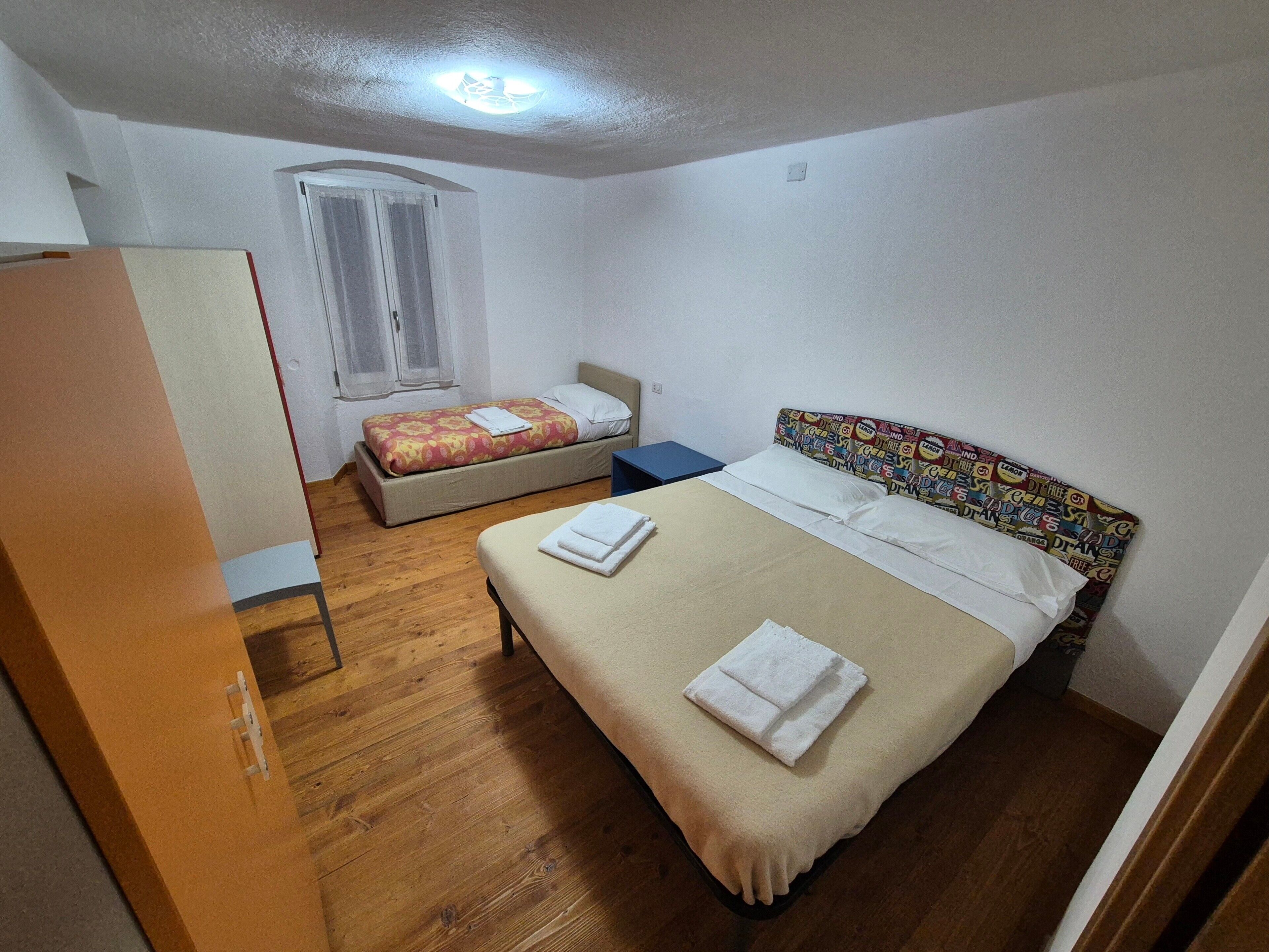 2 bedrooms, iron/ironing board, free WiFi, bed sheets