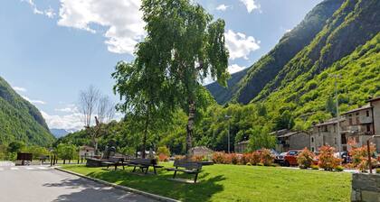 Val Masino Holiday Home with Mountain Views and Private Terrace Barbecue