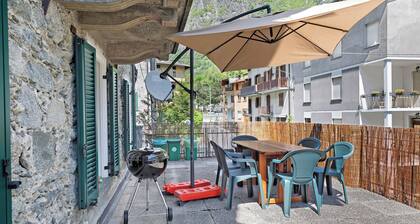 Appartement 'Val Masino' avec vue sur les montagnes, terrasse privée et Wi-Fi