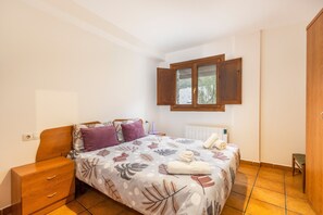 2 bedrooms, free WiFi, bed sheets