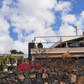 Exterior detail - Apartment Atlantis with Sea View, Wi-Fi and Air Conditioning (Las Breñas)