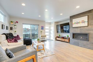 TV, fireplace
