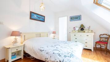 2 chambres, fer et planche à repasser, Wi-Fi gratuit, draps fournis