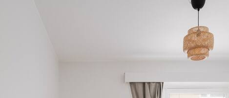 1 soverom, skrivebord, strykejern/-brett og wi-fi (inkludert)