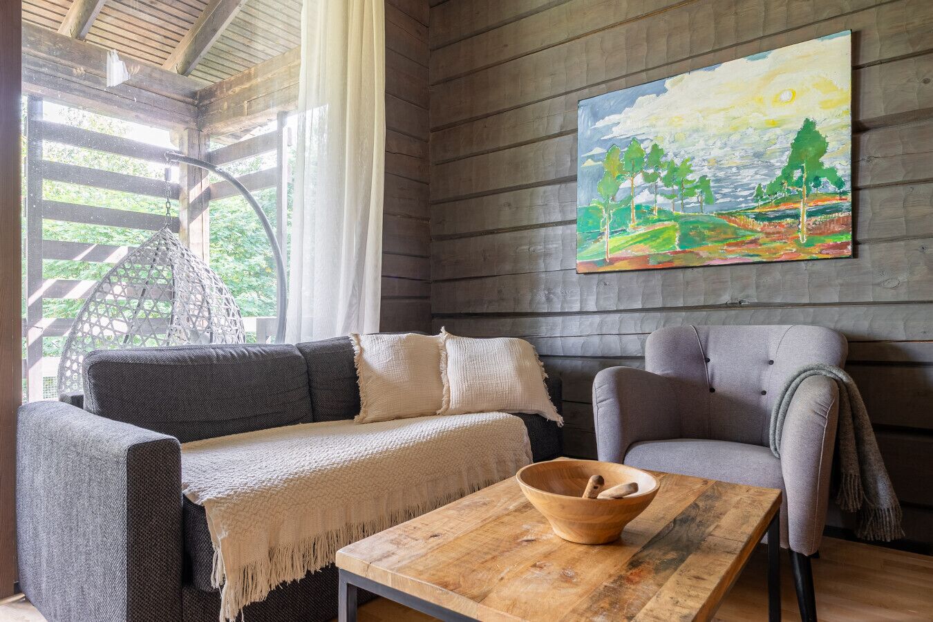 Televisio, takka, kirjoja