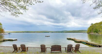 1/2 Mi to Boat Ramp: Lake Wallenpaupack Retreat!