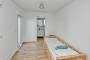 1 bedroom, iron/ironing board, free WiFi
