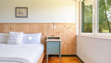 Tabla de planchar con plancha, Internet, ropa de cama