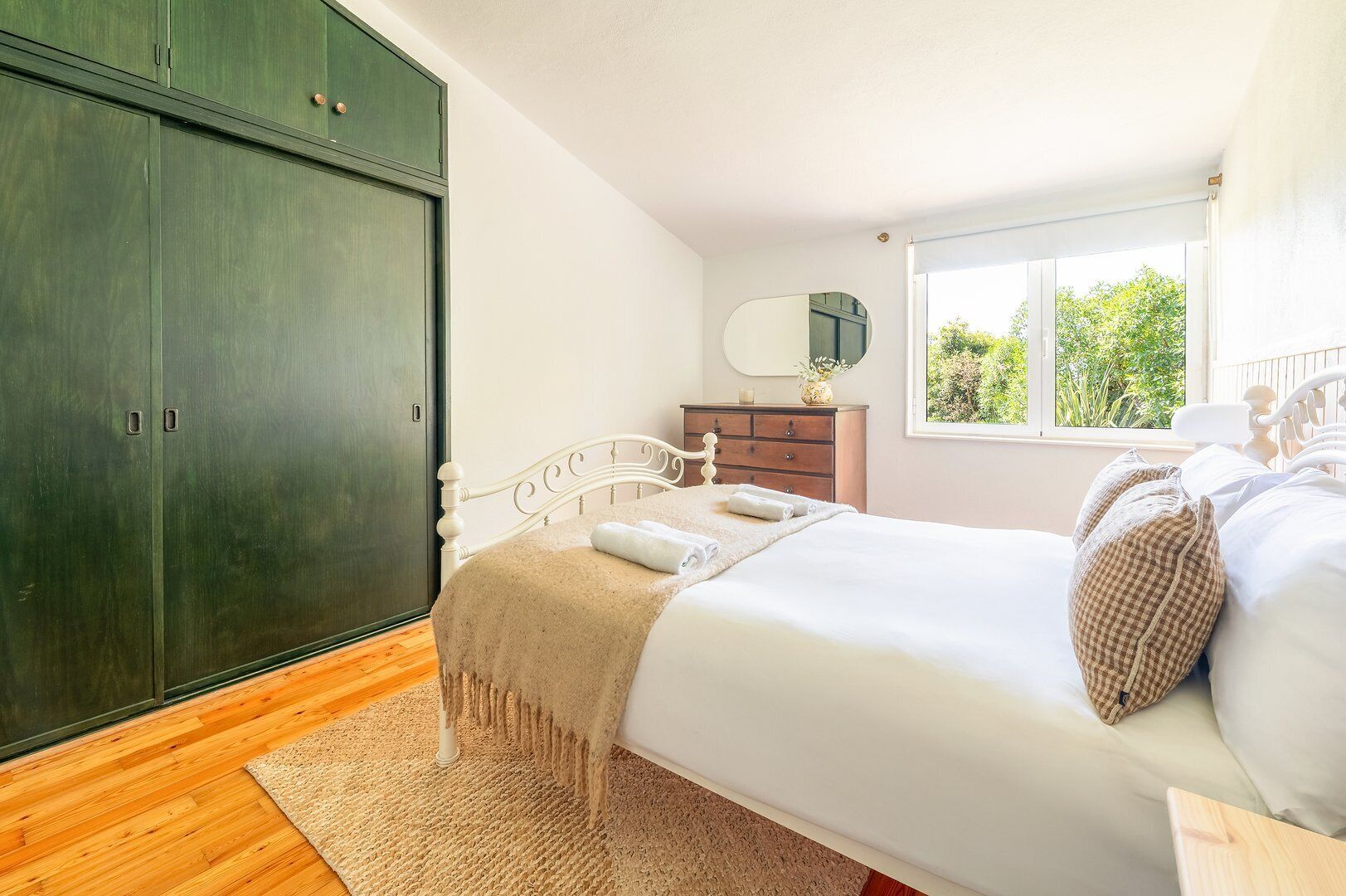 Fer et planche à repasser, accès Internet, draps fournis