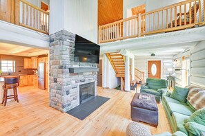 TV, fireplace