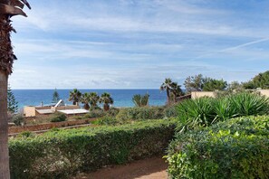 Property grounds - Villa 'Levante - Cornino' with Sea View, Wi-Fi and Air Conditioning (Custonaci)