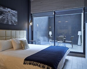 1 habitación, tabla de planchar con plancha, wifi gratis y ropa de cama 