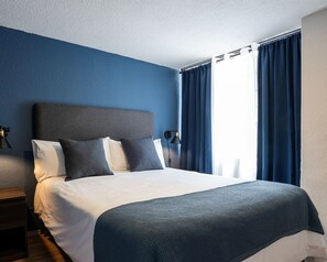 Fer et planche à repasser, Wi-Fi gratuit, draps fournis