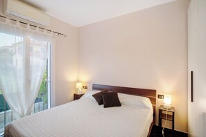 2 Schlafzimmer, Bügeleisen/Bügelbrett, Bettwäsche