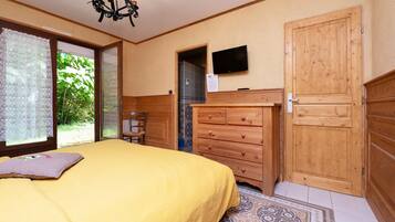 1 chambre, fer et planche Ă repasser, Wi-Fi gratuit, draps fournis