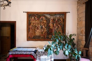 المنشأة من الداخل