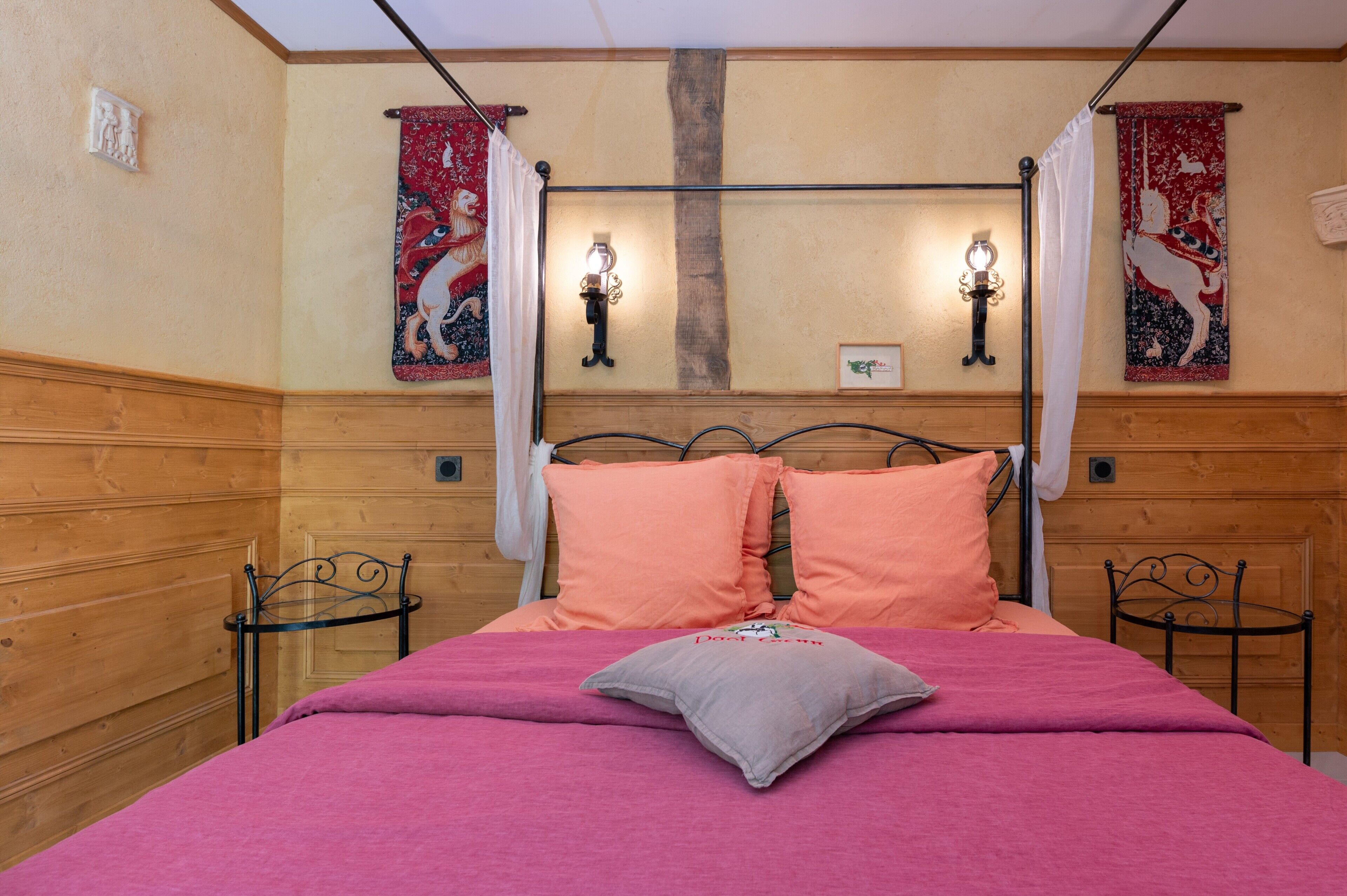 1 chambre, fer et planche à repasser, Wi-Fi gratuit, draps fournis