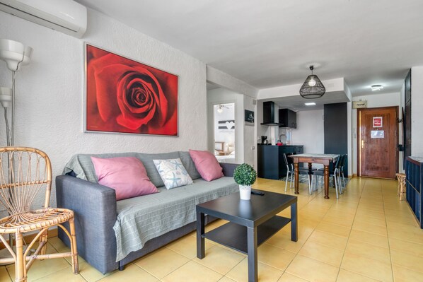 تلفزيون، مشغل دي في دي، ستيريو