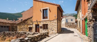Country House 'Baelo Claudia' with Mountain View, Balcony and Wi-Fi