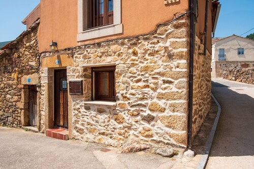 Country House 'Baelo Claudia' with Mountain View, Balcony and Wi-Fi