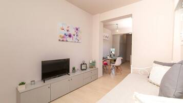 1 bedroom, iron/ironing board, free WiFi