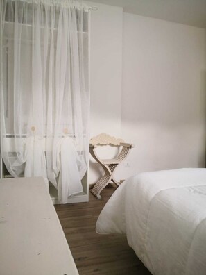 3 bedrooms, iron/ironing board, WiFi - Sea view terrace (Pomonte)