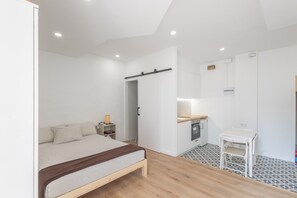1 bedroom, free WiFi, bed sheets - Apartment 'Portblanc' with Balcony, Wi-Fi, and Air Conditioning (Arenys de Mar)