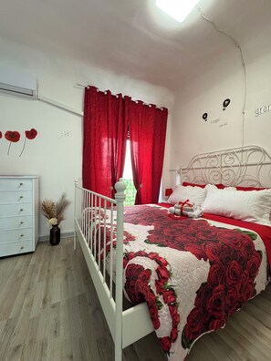 1 soverom, strykejern/-brett, wi-fi (inkludert) og sengetøy